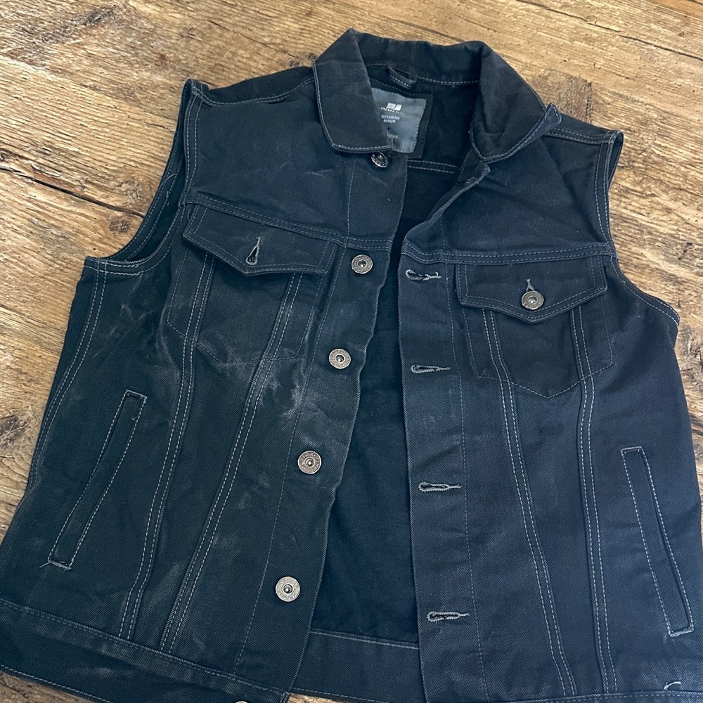 Classic Blackish /grey Button-Up Jean Vest.    A